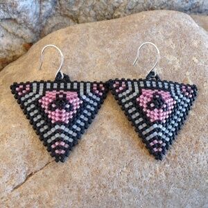 🌸pink Floral Triangular Bead Earrings